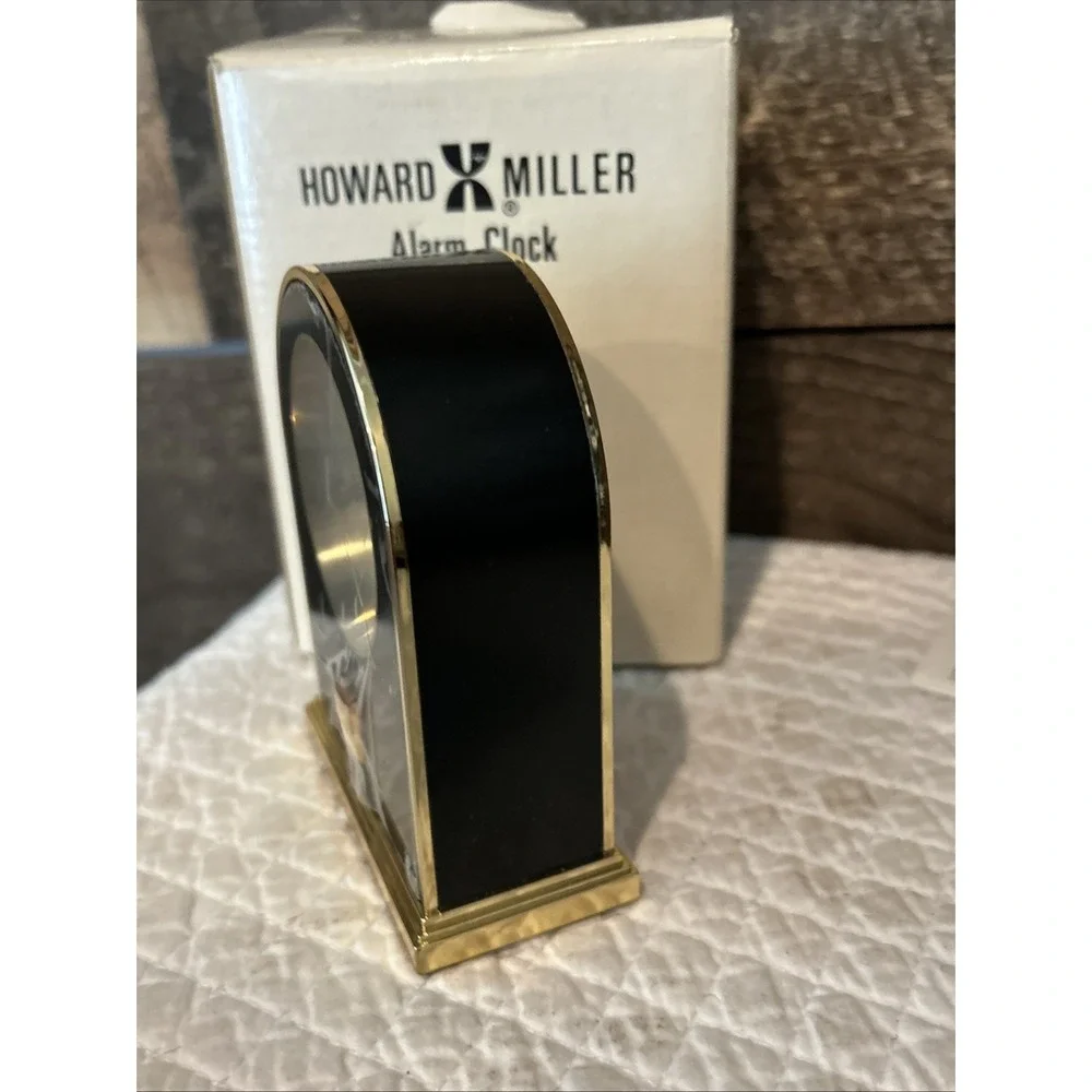 Vtg‎ 80's Howard Miller Carriage Style Brass and Black Quartz Alarm Desk Clock